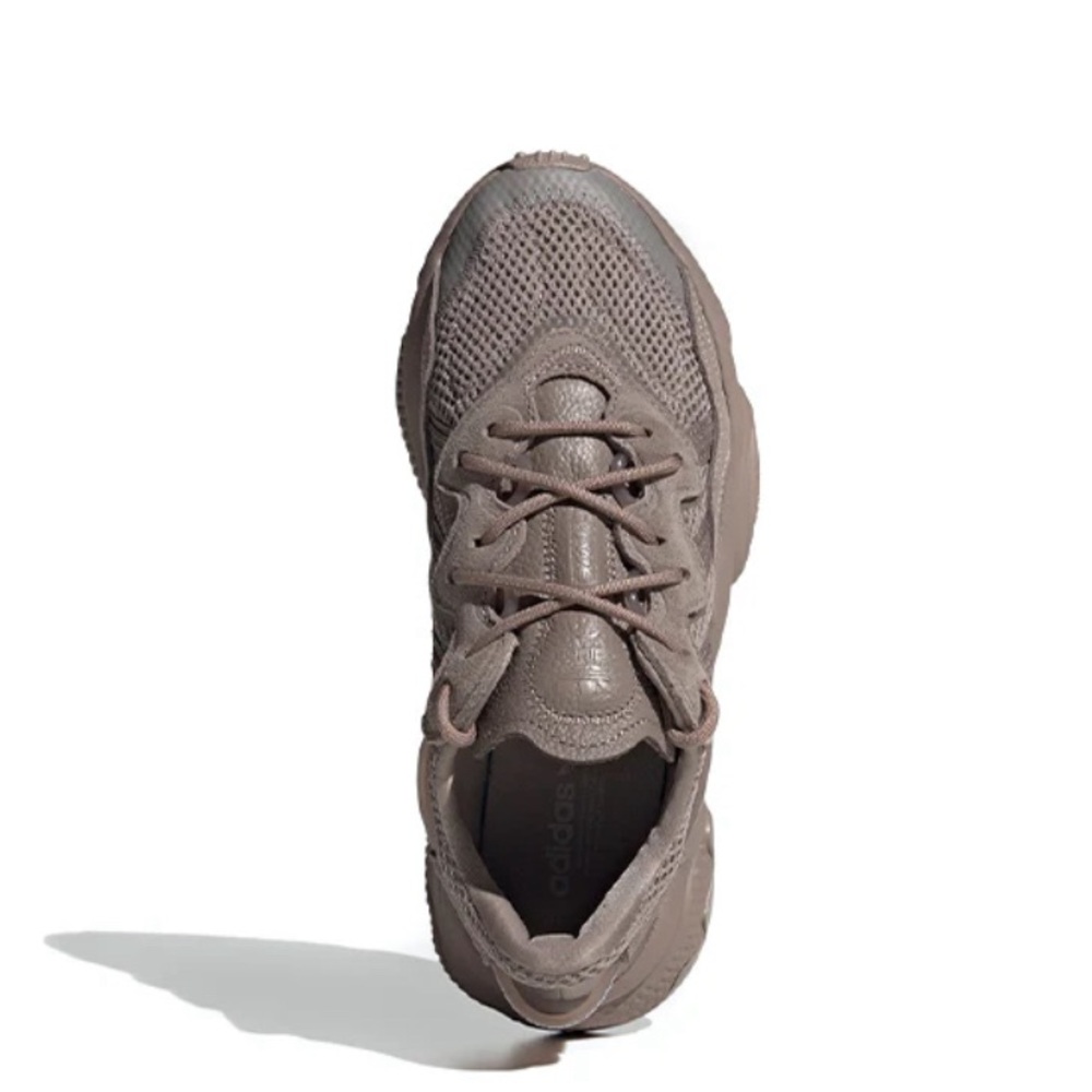 ADIDAS Ozweego 'Lava Grey'. Men’s 8 women’s